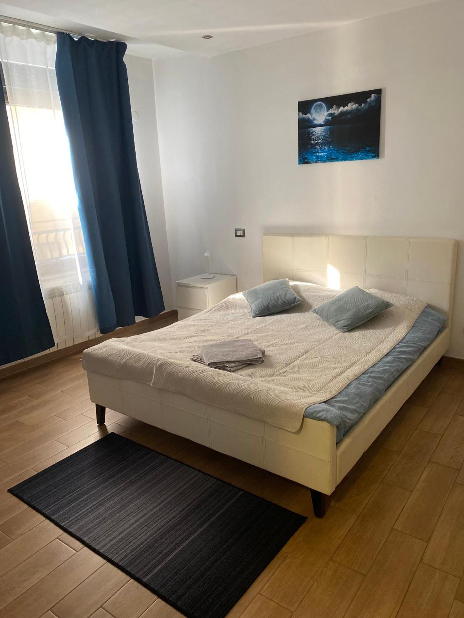 Royal Suite Unirii-2 Bdr Apartment Бухарест Экстерьер фото